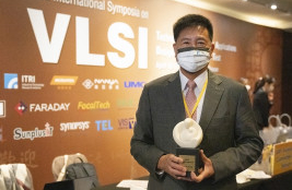 8868体育光电董事长彭双浪荣获潘文渊文教基金会 ERSO Award