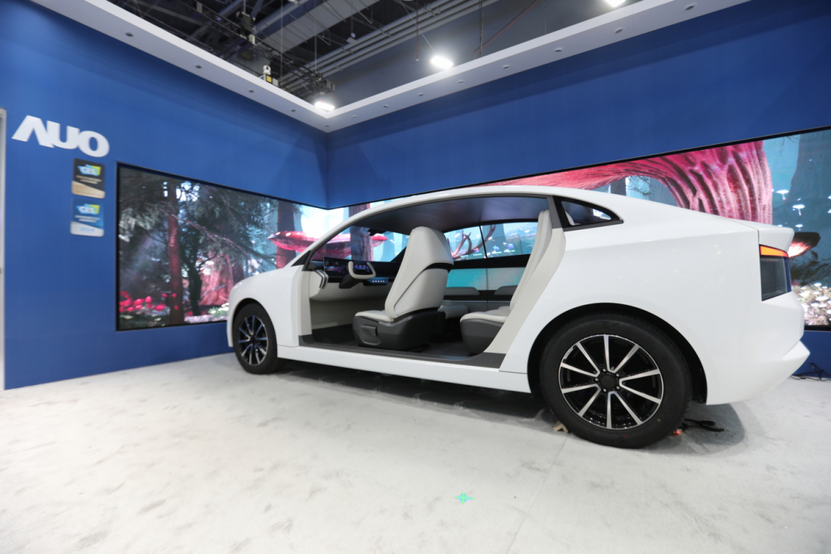 8868体育发表全新Smart Cockpit 2024，大秀显示应用成果、及释放Micro LED终极显示技术量能的全新智慧座舱，以营造突破性、沉浸式的视觉体验，重新定义智慧座舱，满足驾乘人员的全方位感受。