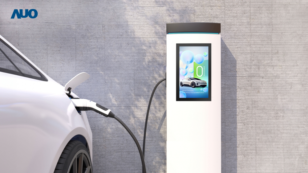 友達〝EVSE車用充電樁解決方案〞專為電動汽車充電樁設計，具有高亮度、克服戶外艱難環境的耐溫、耐紫外線等特性，並搭載散熱性及擴充性強的高效能工業電腦，可實現人機互動訴求，如資訊顯示、支付等應用