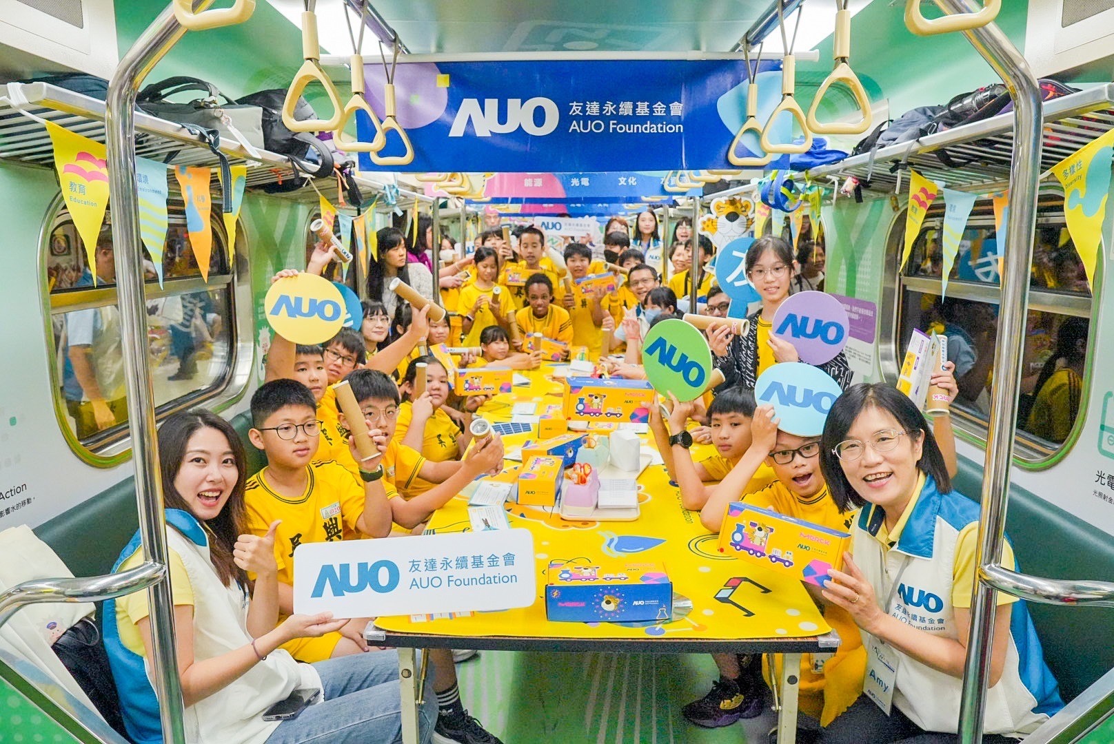 友達永續基金會響應國科會推動的「臺灣科普環島列車」正式啟航，透過「生活中的科學」車廂課程設計，展開為期6天巡迴全臺17個縣市、停靠32站的移動式科普之旅